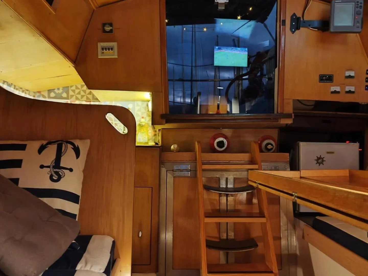 Lisboa Sailing Tours - Night On Board - Alcantara Botel Lissabon