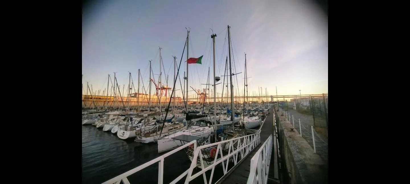 보트호텔 Lisboa Sailing Tours - Night On Board - Alcantara