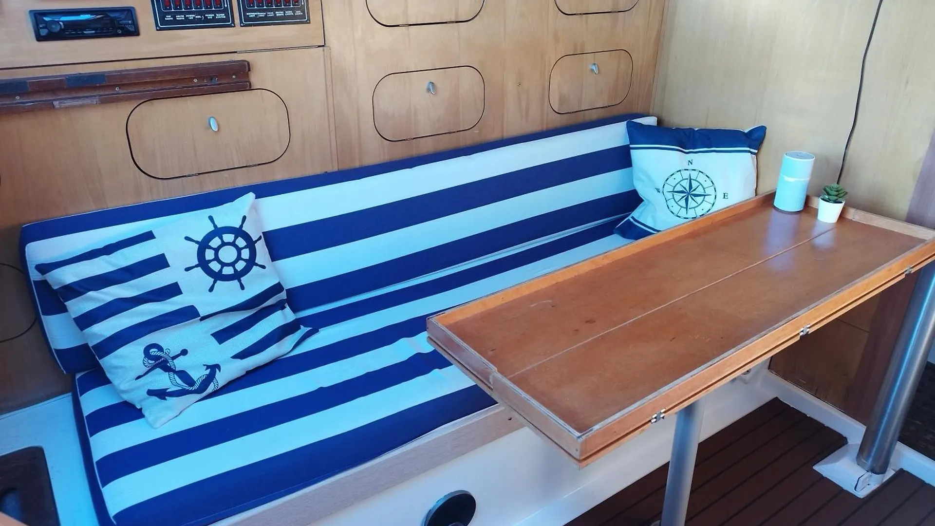 Lisboa Sailing Tours - Night On Board - Alcantara 보트호텔 리스본